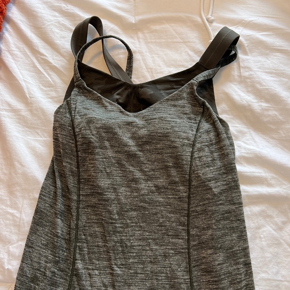 Lululemon tank